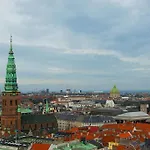 Step-Free Flat For 8 People Near Amager Beach