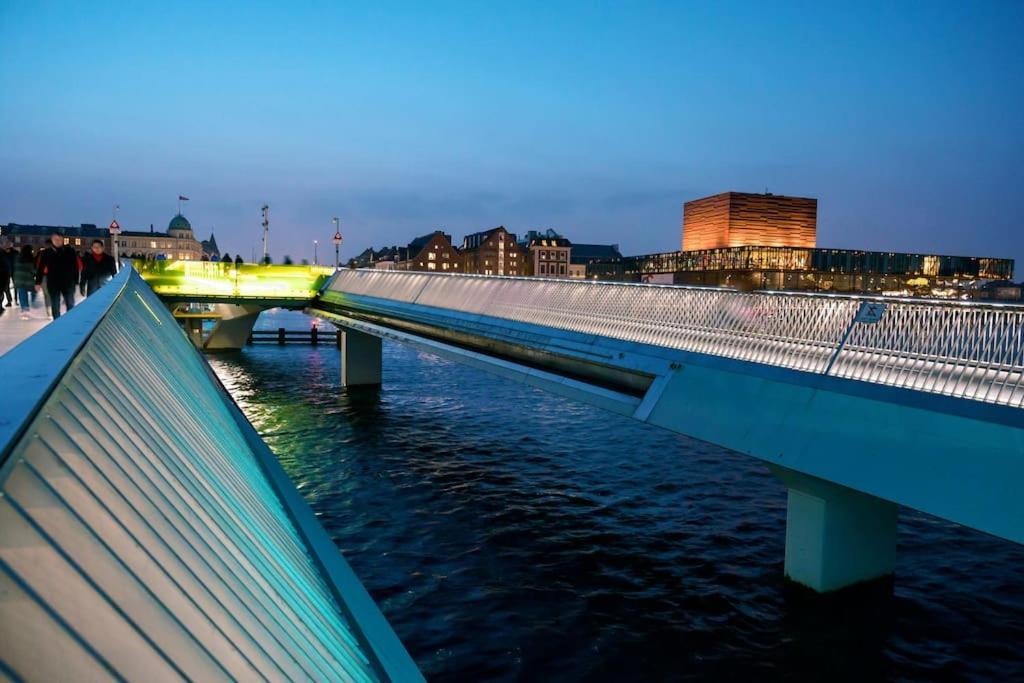 Step-free Flat For 8 People Near Amager *
